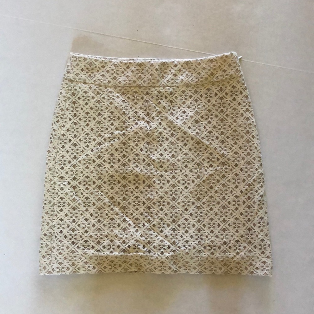 LOFT Cream and White Lace Skirt